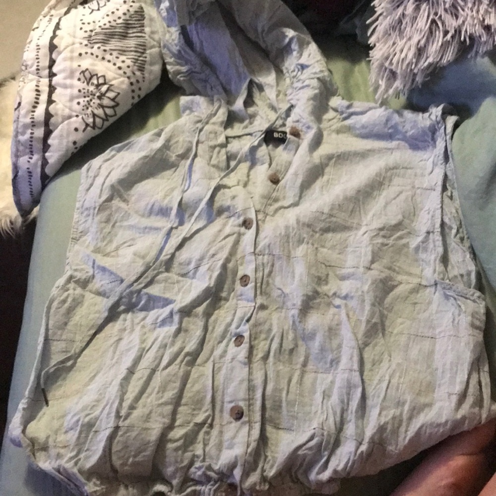 Sleeveless Hooded Shirtt